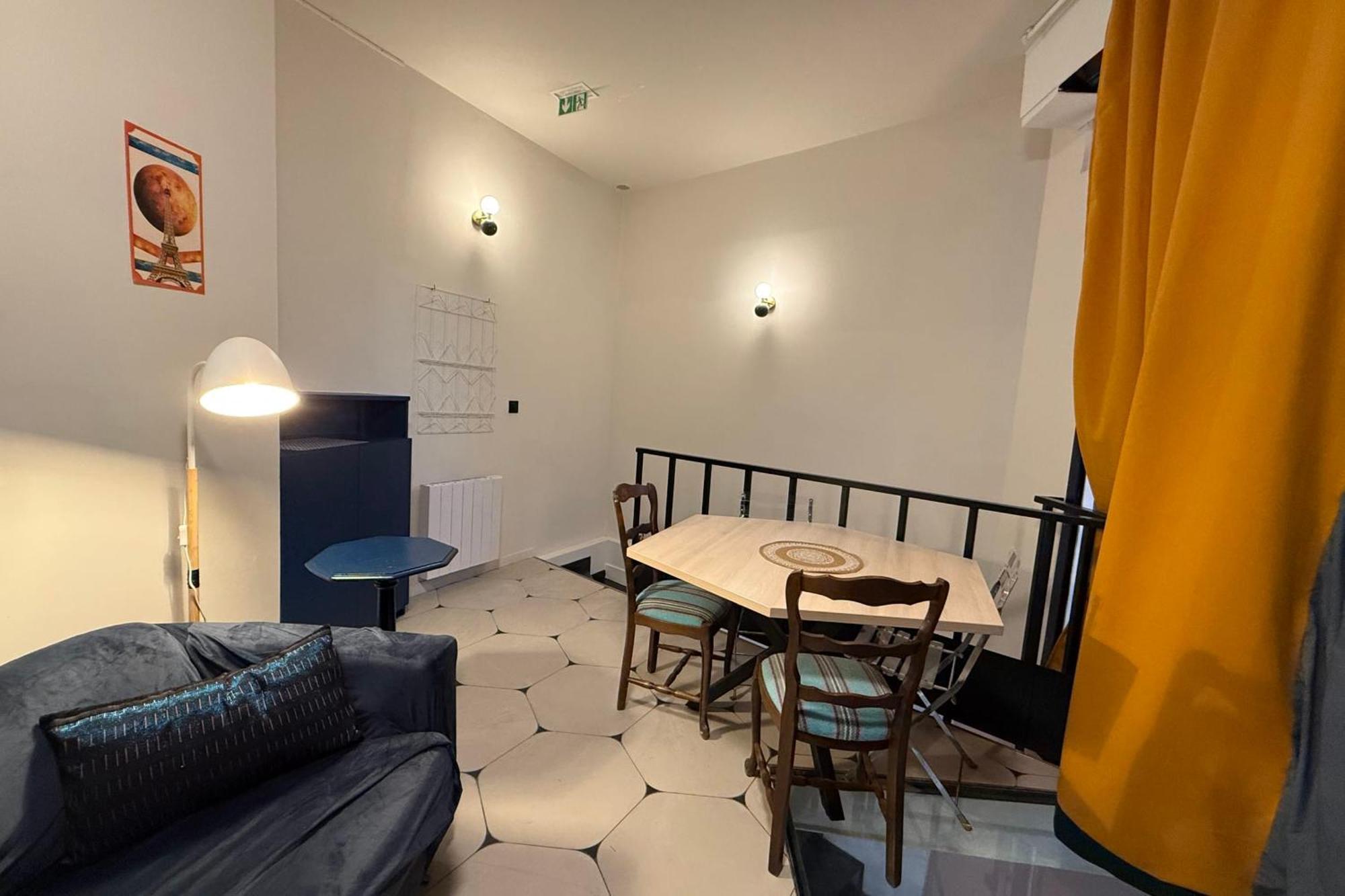 Apartment Charming Themed Loft - Cosmic - 18